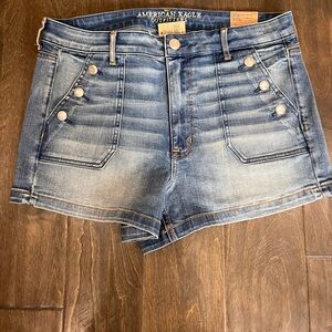 New with tags Super hi-rise shortie from American Eagle!!!!